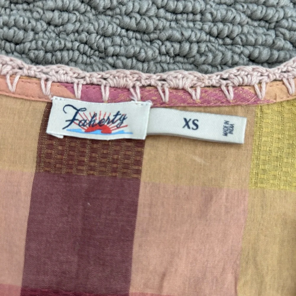 Faherty Margate Blouse
Organic Cotton
Sunset Desert Plaid
Crochet
Airy
Boho
XS - Picture 5 of 9